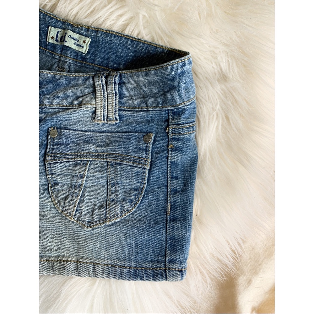 JEAN SHORTS - Picture 2 of 3